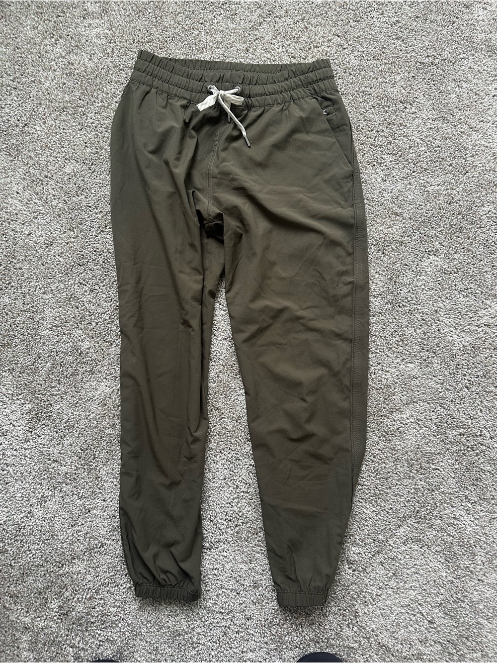 Women’s Vuori Olive Joggers